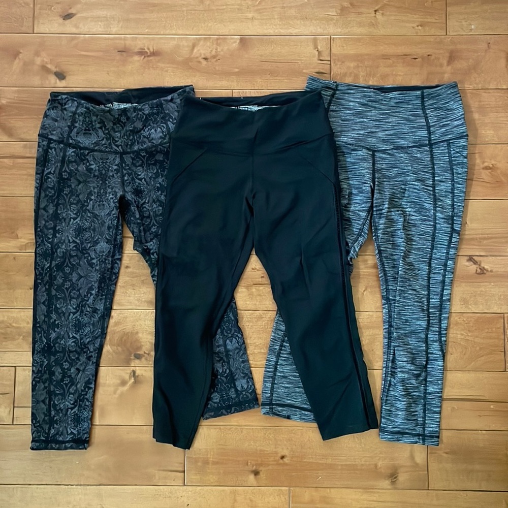 BUNDLE Small Victoria Secret Knockout Capri athletic leggings. Two with pockets.